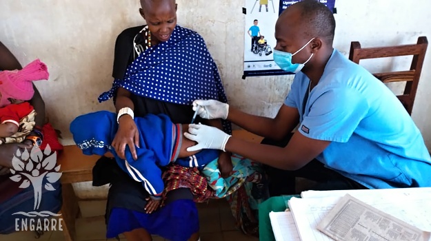 injekcia proti malárii v tanzánii