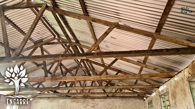 nová strecha na tanzánskej škole
